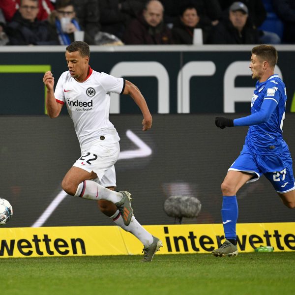  Schaffen Timothy Chandler und seine Mannschaftskollegen den fünften Sieg in Folge gegen die TSG? (Bild: imago images / Michael Weber)