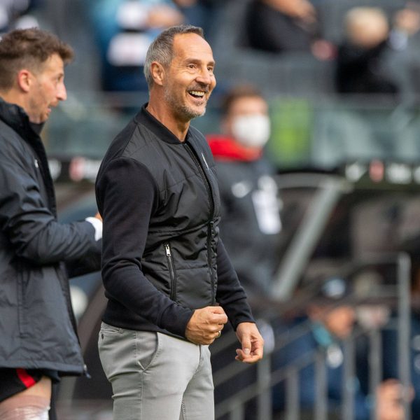  Adi Hütter verlangt in München von seinem Team Leidensfähigkeit. (Bild: imago images / Sven Simon)