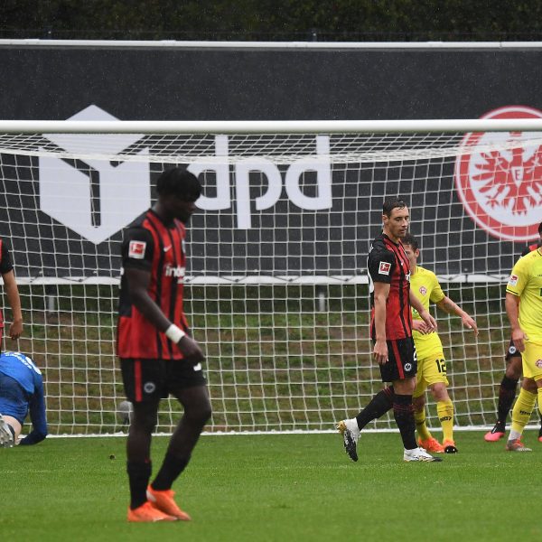  Die B-Elf der EIntracht zeigte im Testspiel gegen Würzburg eine schwache Leistung. (Bild: imago images / Jan Huebner)