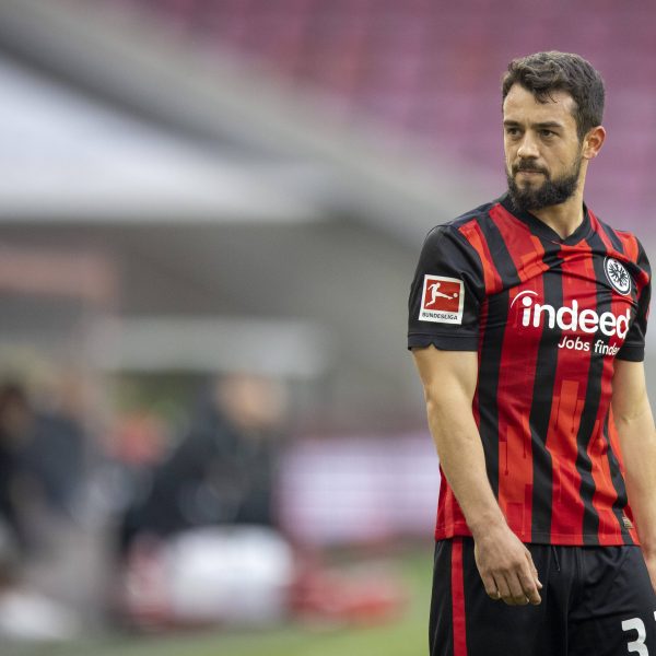  Beinahe wäre Amin Younes mit einem Treffer ein Traumdebüt gelungen. Trotz des Unentschiedens. konnte der Neuzugang nach Einwechslung überzeugen. (Bild: imago images / Moritz Müller)