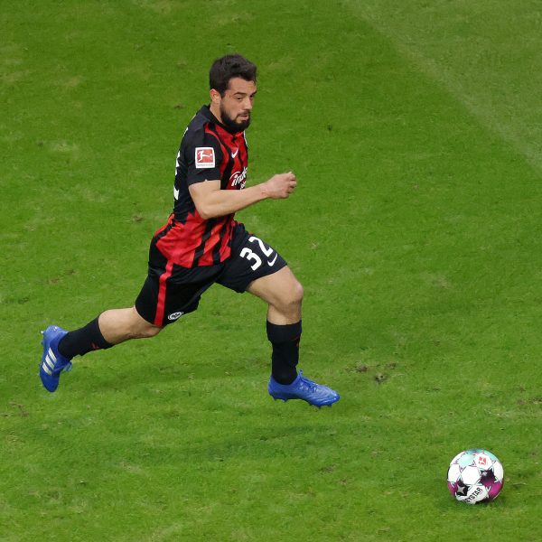  Nun hat es auch die Eintracht erwischt: Amin Younes fällt wegen eines positiven Coronatests vorerst aus