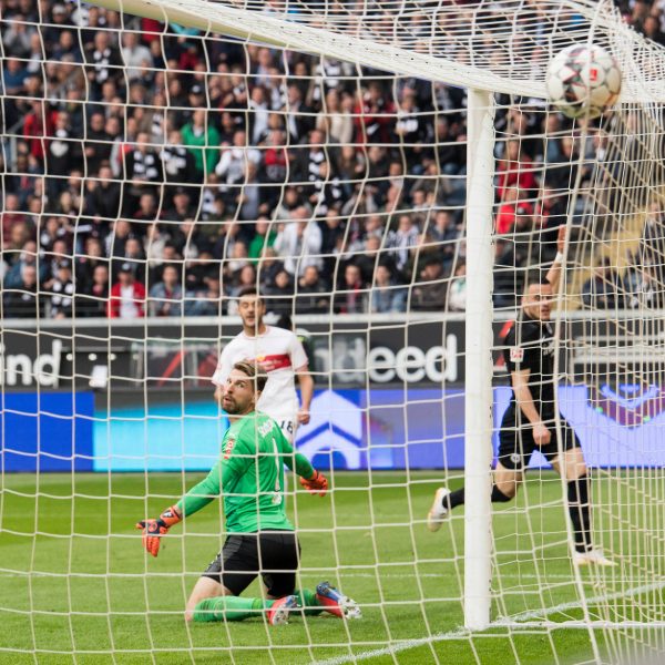  Stuttgart geschlagen, ein Bild wie die SGE-Fans sich es auch heute wünschen. (Quelle: imago images / Sven Simon)