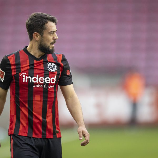  Kann nach überstandener Covid-19 Infektion wieder angreifen: Amin Younes. (Foto: imago images / Moritz Müller)
