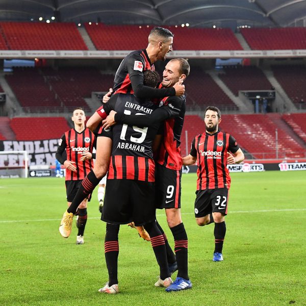  Jubel nach dem 2:2 von David Abraham. (Bild: imago images / Jan Huebner)