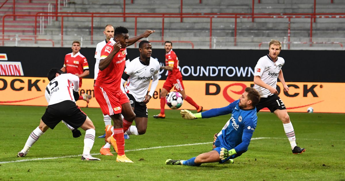  Kevin Trapp sprach seiner Mannschaft ein Kompliment aus. (Bild: imago images / Matthias Koch)