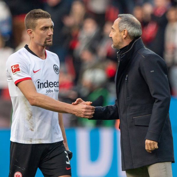  Stefan Ilsanker genießt das Vertrauen von Coach Adi Hütter. (Foto: imago images / Sven Simon)