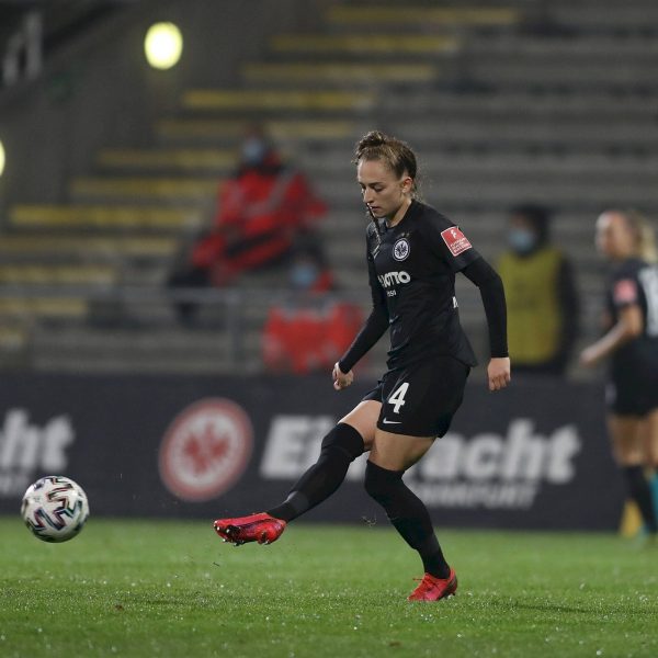  Gelingt es Sophia Kleinherne und der SGE, den FC Bayern zu ärgern? (Bild: imago images / Beautiful Sports)