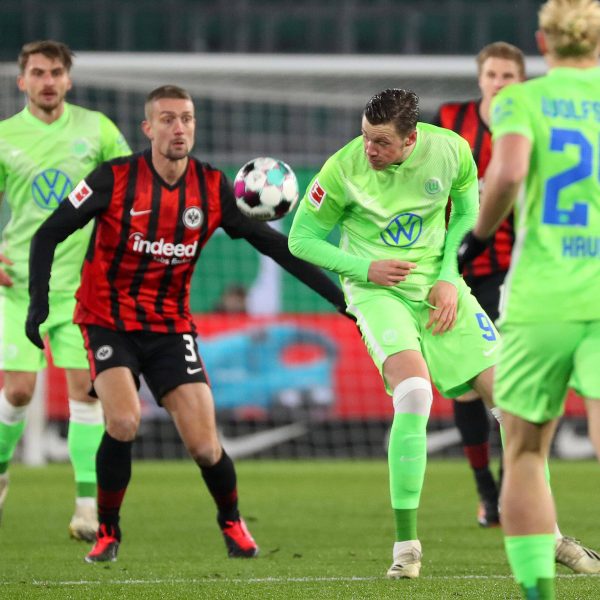  Zwar kein Unentschieden, aber auch nicht gewonnen: Die SGE unterliegt beim VfL. (Bild: imago images / regios24)