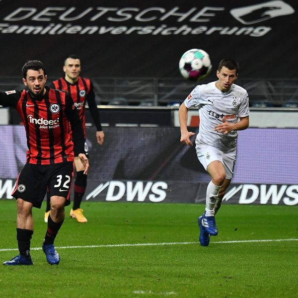  Amin Younes haderte nach dem verpassten Sieg. (Foto: imago images/Jan Huebner)