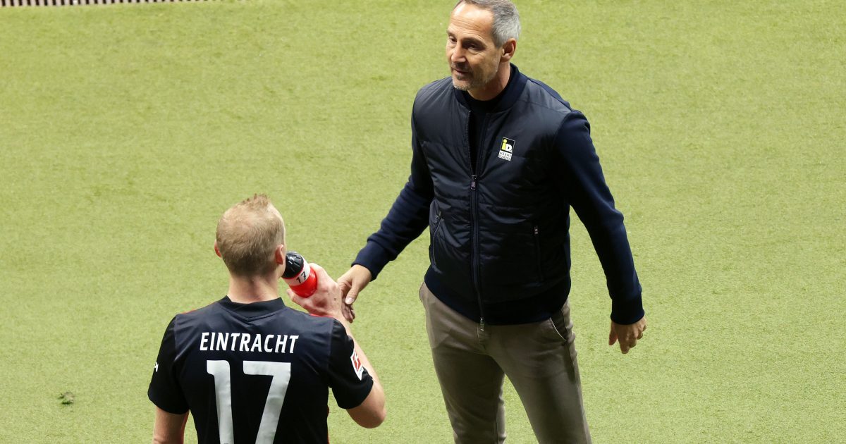  Adi Hütter kann in Bielefeld auf Identifikationsfigur Sebastian Rode wieder zurückgreifen. (Bild: Foto Rhode)