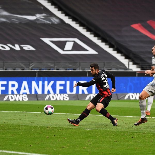  Amin Younes brachte die Adler mit seinem ersten Saisontor auf die Siegerstraße. (Foto: imago)