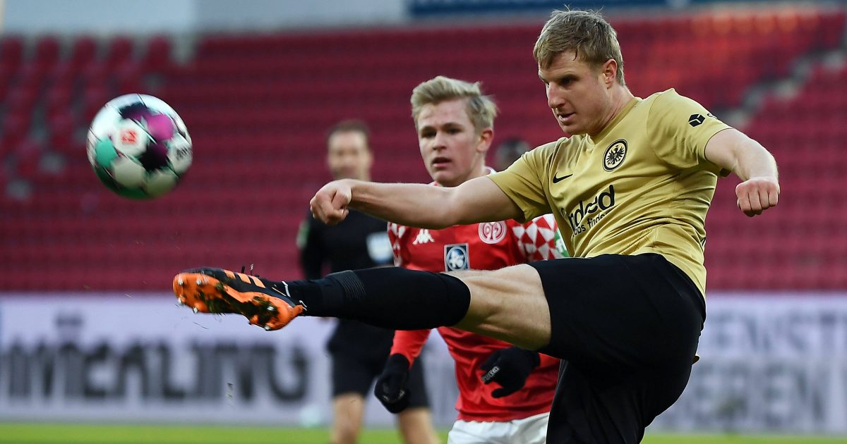  Martin Hinteregger war zufrieden nach dem 2:0-Sieg in Mainz. (Foto: imago images / Jan Huebner)