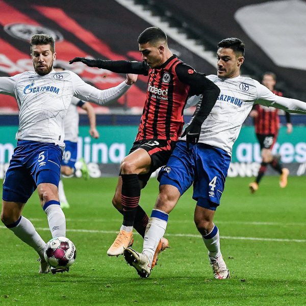  André Silva sorgte für die zwischenzeitliche Führung für die SGE. (Bild: imago images / Jan Huebner)