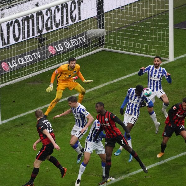  Die Eintracht fährt gegen die Hertha einen 3:1 Heimsieg ein