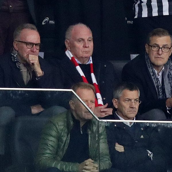  Die Bayern-Bosse schwer begeistert beim 5:1-Sieg der Eintracht 2019.