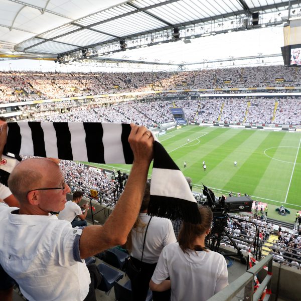  Eintracht-Fans können sich auf eine neue Adler-App freuen. (Foto: Heiko Rhode)
