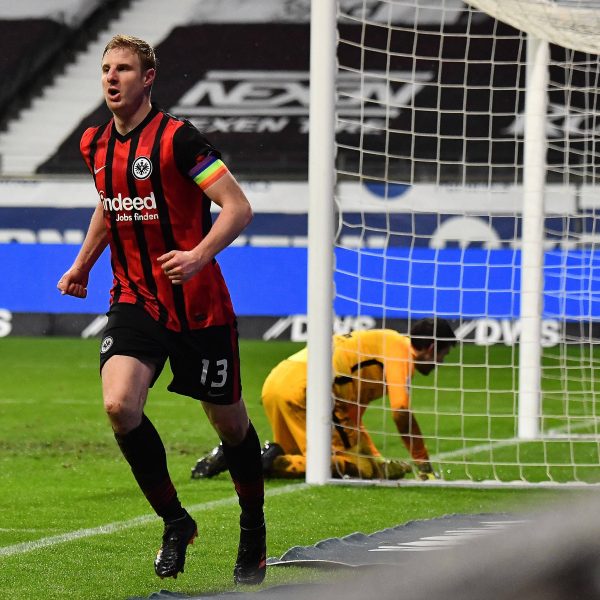  Martin Hinteregger jubelt nach dem Führungstor gegen Berlin. (Foto: IMAGO / Jan Huebner)