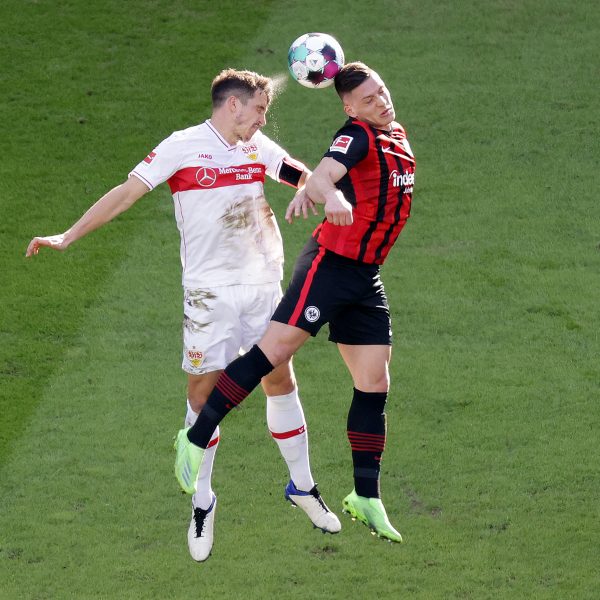  Die Partie gegen Stuttgart ist sehr umkämpft. (Bild: Heiko Rhode)