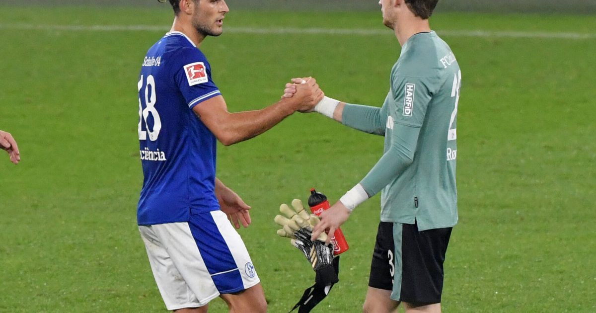 Goncalo Paciencia und Frederik Rönnow dürften es schwer haben nach ihrer Rückkehr im Sommer. (Foto: IMAGO / Poolfoto)