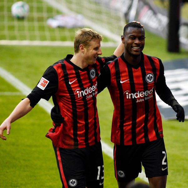  Martin Hinteregger (links) und Evan N'Dicka sind zwei wichtige Stützen der Frankfurter Defensive. (Bild: IMAGO / HJS)