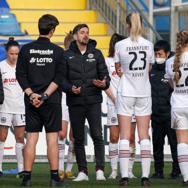  Die SGE will die Niederlage in Hoffenheim schnell aufarbeiten und nach vorne schauen. (Bild: IMAGO / foto2press)