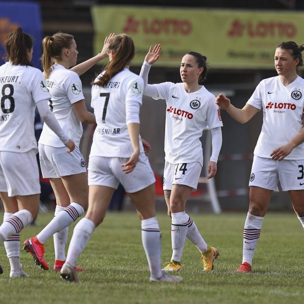  Eintracht Frankfurt zieht souverän ins Halbfinale ein. (Bild: IMAGO / HMB-Media)