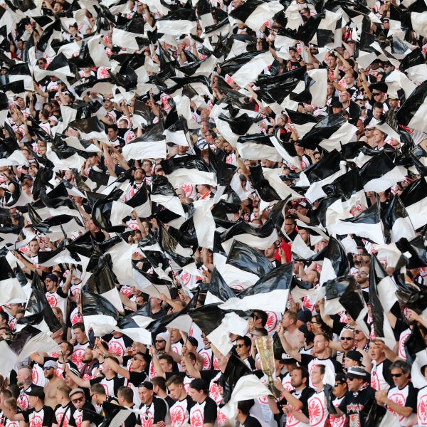  Eine pickepackevolle Tribüne: Noch wird es Bilder wie diese gegen Betis Sevilla nicht geben. (Foto: Heiko Rhode)