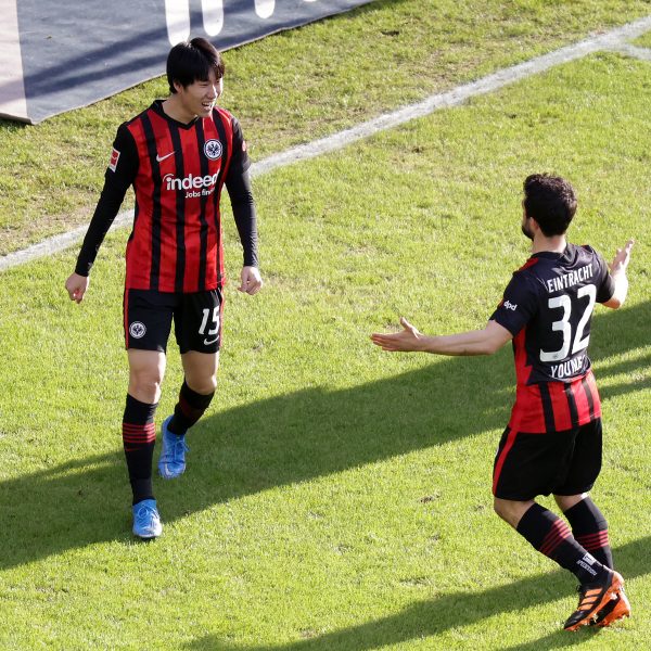 Daichi Kamada und Amin Younes plagen sich mit Blessuren herum. (Foto: Heiko Rhode)