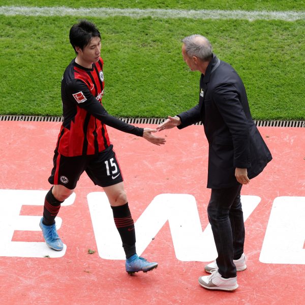  Für Eintracht-Trainer Adi Hütter war Daichi Kamada beim Sieg gegen Wolfsburg bester Mann auf dem Platz. (Bild: Heiko Rhode)