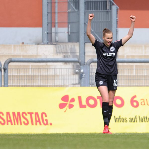  Mit drei Toren die Spielerin des Spiels: Laura Freigang. (Foto: IMAGO / Kessler-Sportfotografie)