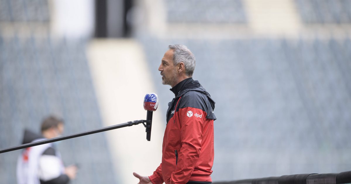  Musste sich zuletzt öfters rechtfertigen: Eintracht-Trainer Adi Hütter. (Bild: IMAGO / Sven Simon)