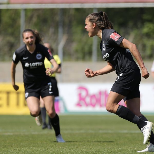  Laura Feiersinger bejubelt ihren Treffer zum 1:0. (Foto: IMAGO / Hartenfelser)
