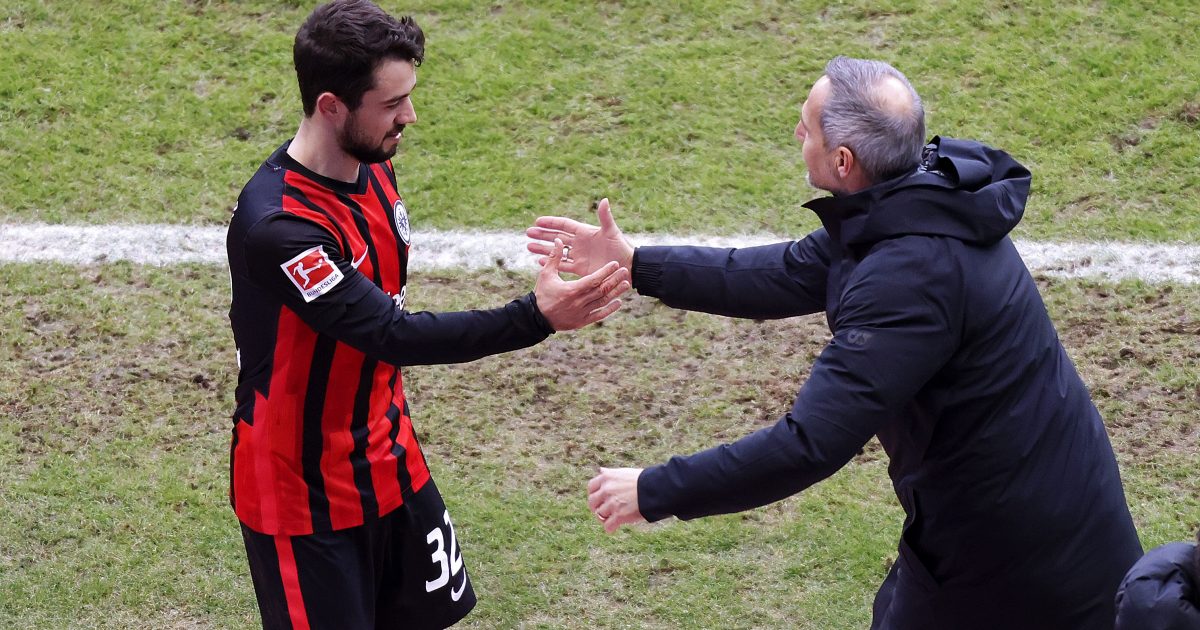  Sollten etwaigen Zwist beilegen: Younes und Hütter. (Foto: Heiko Rhode)
