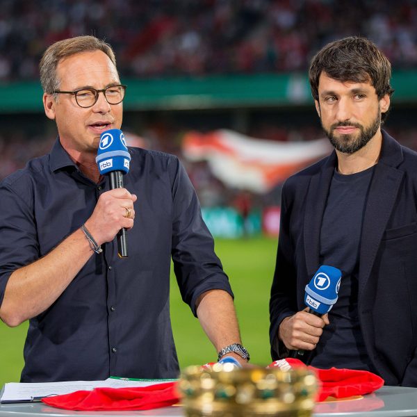  Thomas Broich bei einer seiner vielen Tätigkeiten als Experte. (Quelle: IMAGO / Fotostand)