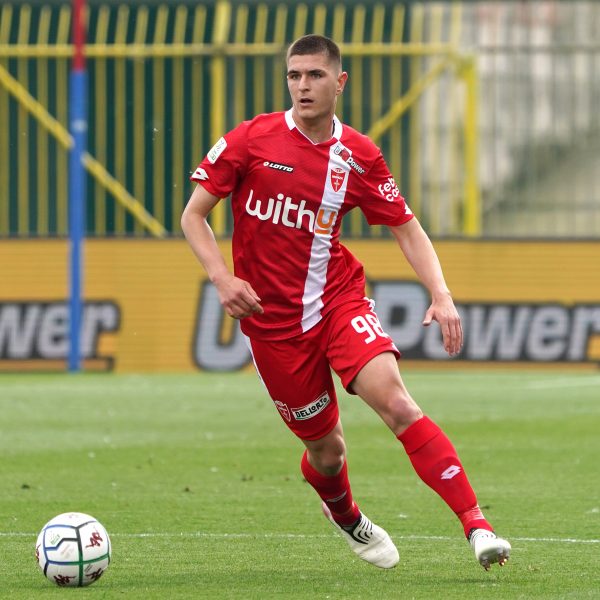  Ist der 19-jährige Lorenzo Pirola ein Teil des Kostic-Deals zwischen der SGE und Inter Mailand? (Quelle: IMAGO / Buzzi)