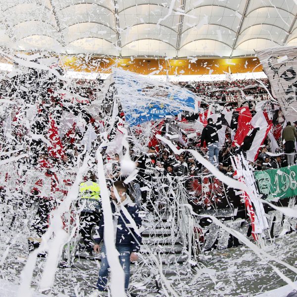  Die Fans der SGE dürfen wohl doch nach Neapel.