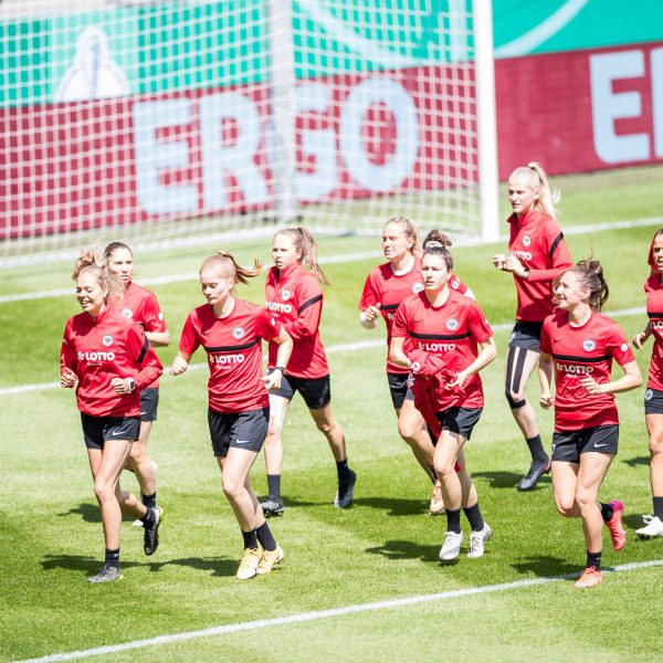  In wenigen Tagen beginnt auch für die Frauen die neue Saison. (Bild: IMAGO / Beautiful Sports)