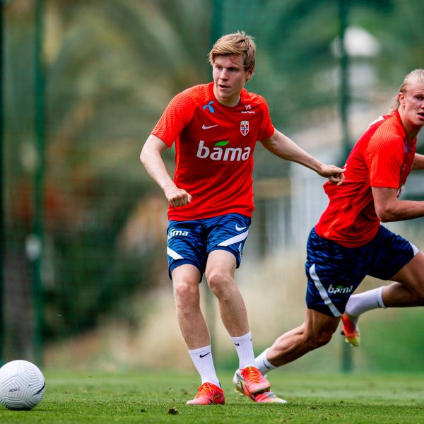  Die SGE soll einen neuen Anlauf bei Jens-Petter Hauge planen. (Foto: IMAGO / Bildbyran)