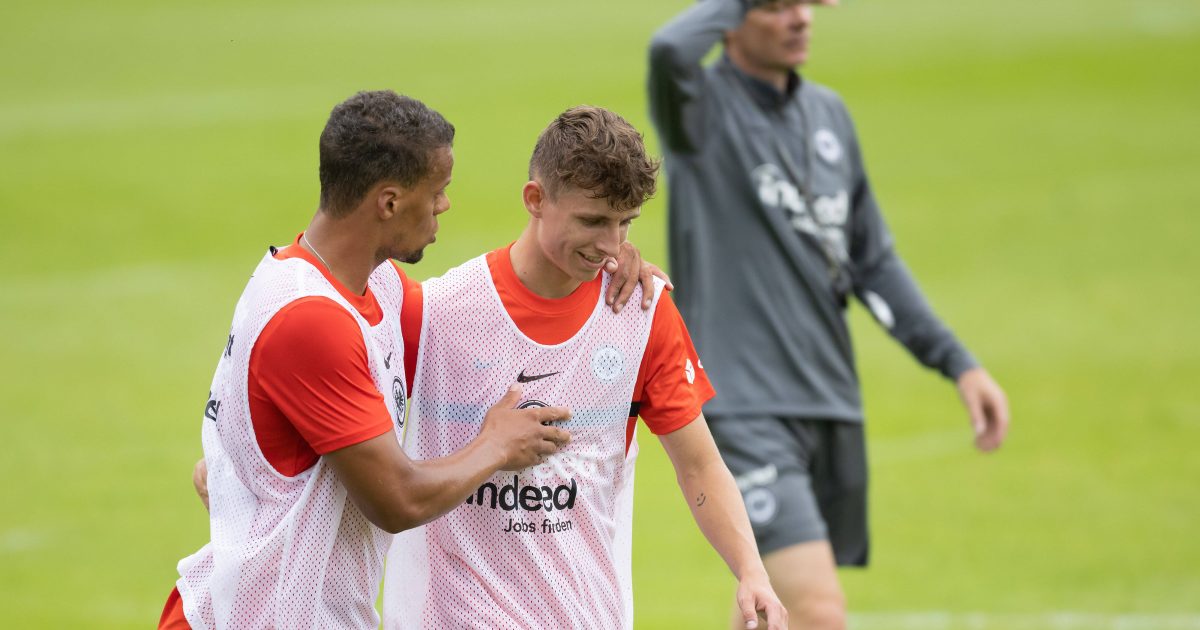  Freute sich darüber, von den Teamkollegen gut aufgenommen geworden zu sein: Neuzugang Jesper Lindstrøm (rechts). (Bild: IMAGO / Kessler-Sportfotografie)