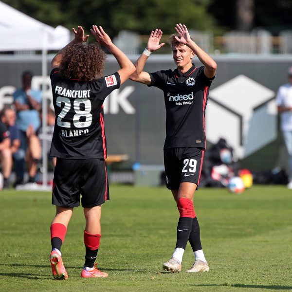  Jesper Lindström traf auf Vorlage von Fabio Blanco. (Foto: IMAGO / Jan Huebner)