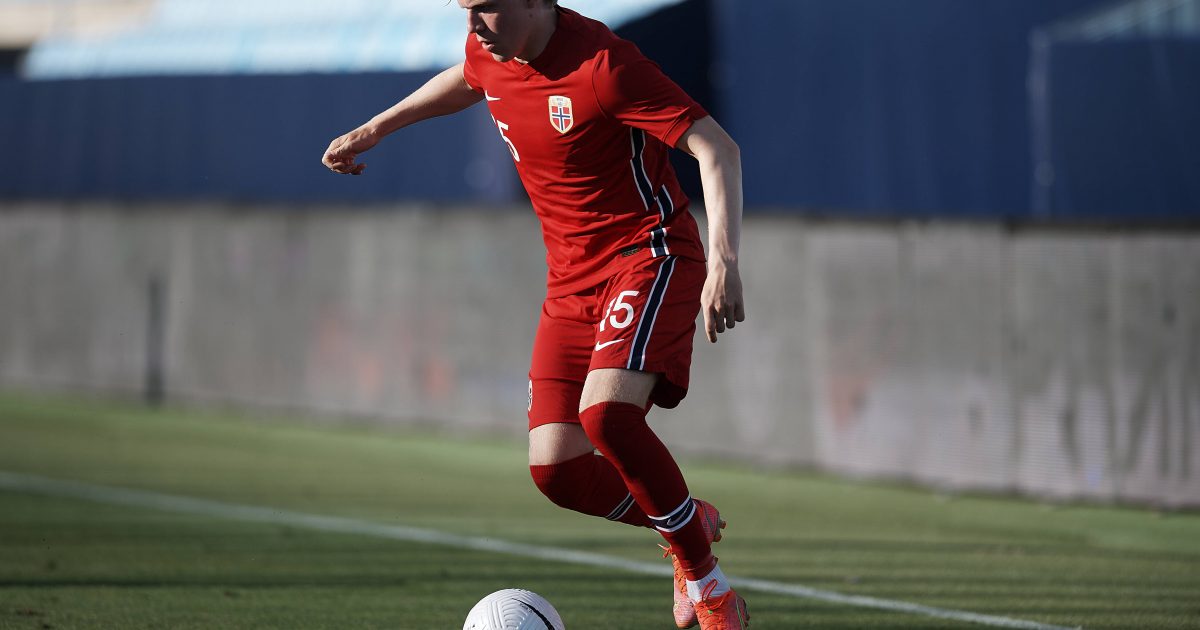 Glaubt man di Marzios Bericht, so ist Hauge wohl ab Anfang nächster Woche ein Adlerträger. (Foto: IMAGO / NurPhoto)