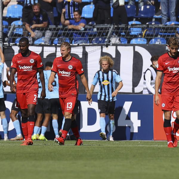  Fehlstart! Eintracht Frankfurt scheitert in der 1. Pokalrunde an Waldhof Mannheim. (Bild: IMAGO / HMB-Media)