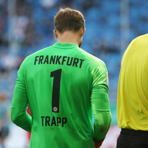  Trotz starker Leistung konnte Trapp die Mannschaftsleistung nicht kompensieren. (Foto: IMAGO / Thomas Frey)
