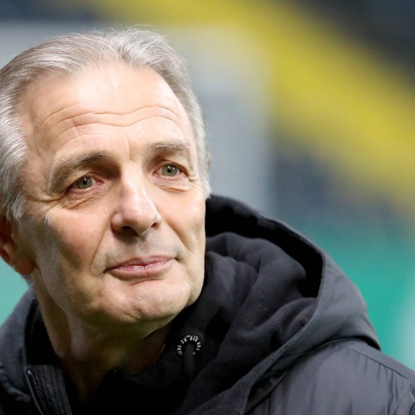  Hat eine klare Meinung von dem, was Kostic jetzt zu tun hat. Eintracht Legende: Charly Körbel. (Foto: IMAGO / osnapix)