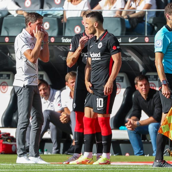  Zwischen beiden ist alles geklärt: Glasner und Kostic (Foto: IMAGO / osnapix)