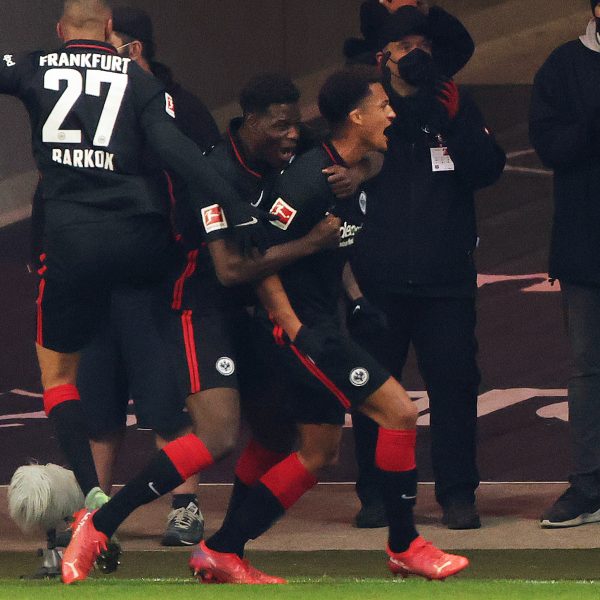  Tutas später Kopfballtreffer bescherte der SGE einen Punkt. (Foto: Heiko Rhode)