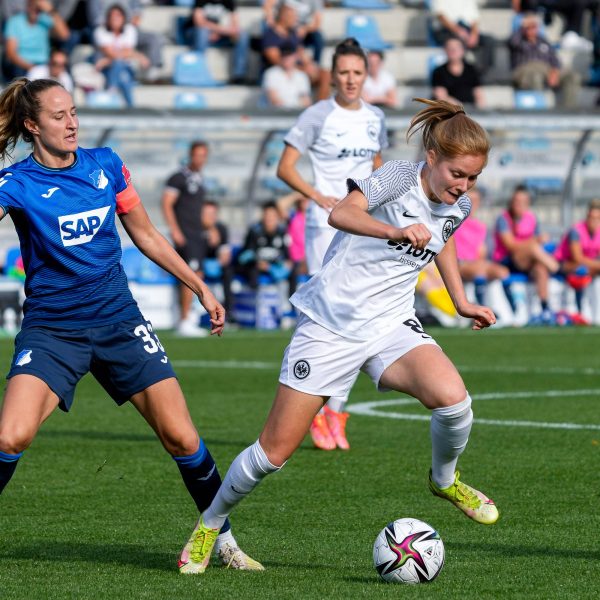  Eine ausgeglichene und stark umkämpfte erste Halbzeit in Hoffenheim. (Bild: IMAGO / foto2press)