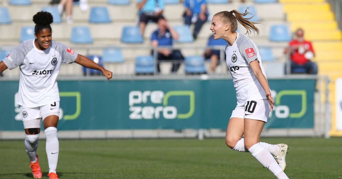 Die Protagonistinnen des 1:0: Vorlagengeberin Shekiera Martinez (links) und Torschützin Laura Freigang. (Bild: IMAGO / Hartenfelser)