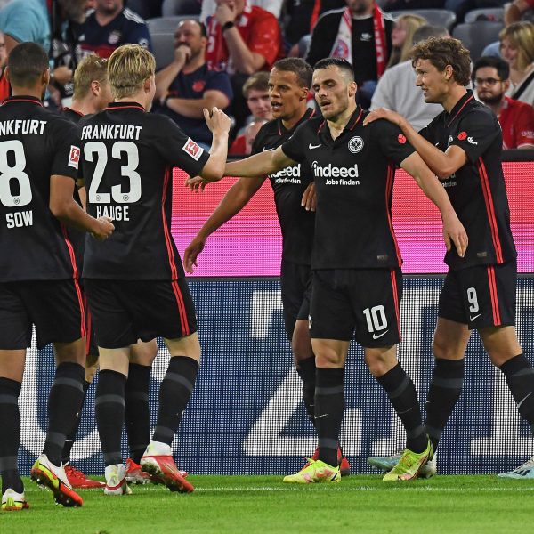  Filip Kostic traf zum 2:1 Siegtor. (Foto: IMAGO / Jan Huebner)