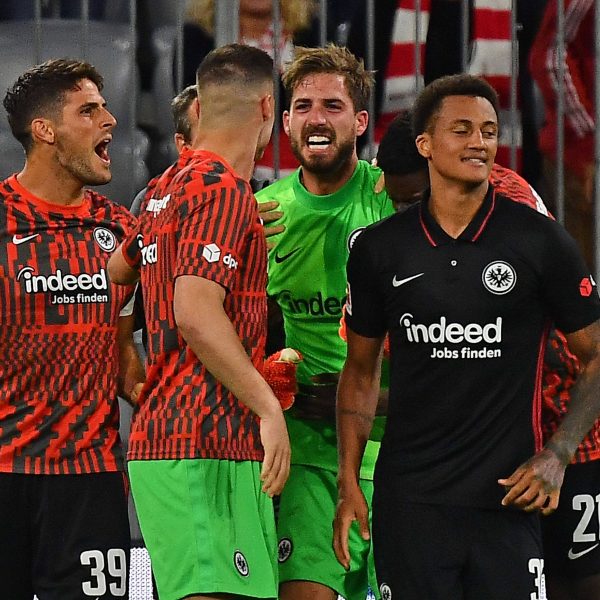  Eintracht-Torwart Kevin Trapp und Verteidiger Tuta waren Garanten für den Sieg in München. (Bild: IMAGO / Jan Huebner)